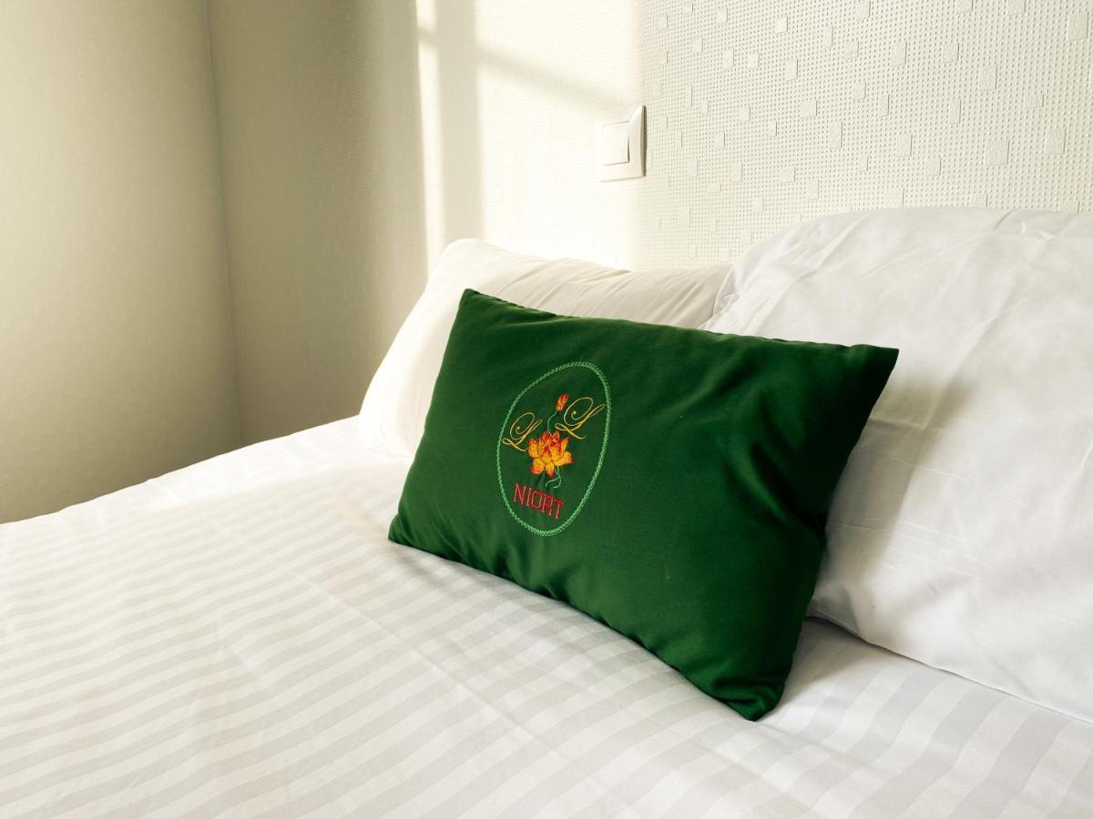 Colette Hotel Niort Ngoại thất bức ảnh